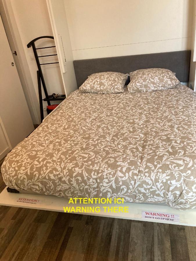Апартаменты Cosy Nest From 10 Minutes Paris Centre Сент-Уан Экстерьер фото